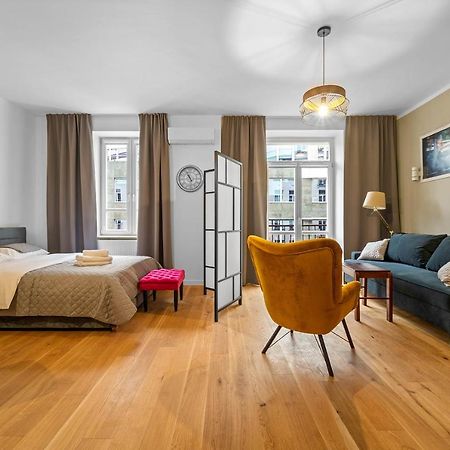 Piekna Yellow Studio Varşova Dış mekan fotoğraf